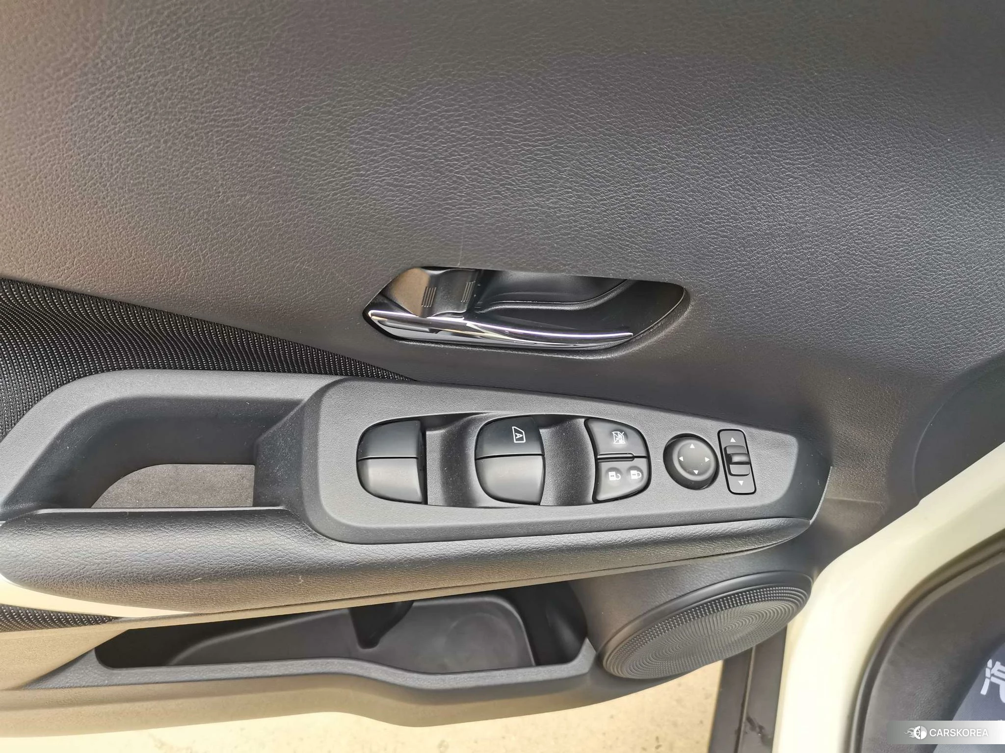 Nissan Kicks 2023 Белый из Китая, фото 4