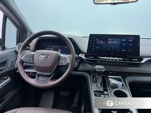 Toyota Granvia 2024 Белый из Китая, фото 4