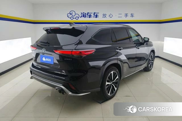 Toyota Crown 2023 Черный из Китая, фото 4