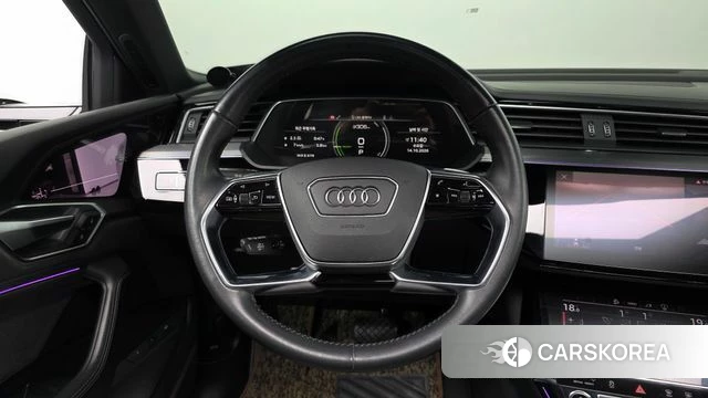 Audi e-Tron 2021 Черный из Кореи, фото 4