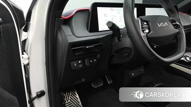 Kia EV6 2023 Белый из Кореи, фото 4