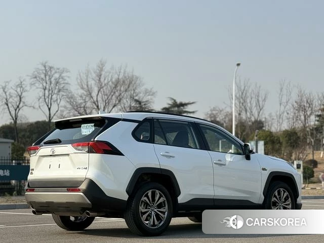 Toyota RAV4 2024 Белый из Китая, фото 4