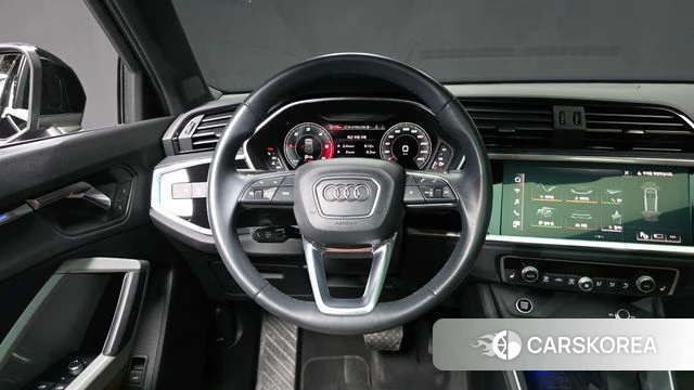 Audi Q3 (F3) 2023 Черный из Кореи, фото 4