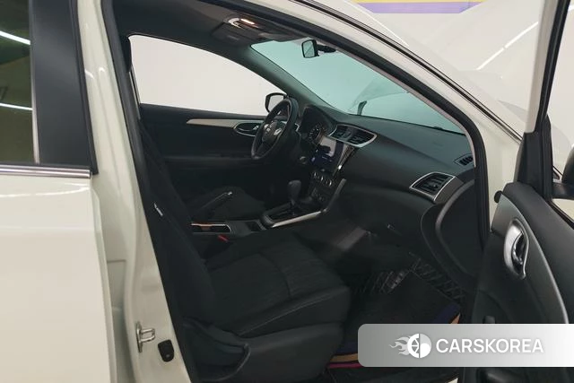 Nissan Sylphy 2023 Белый из Китая, фото 4