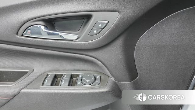 Chevrolet (GM Daewoo) The New Equinox 2022 Белый из Кореи, фото 4