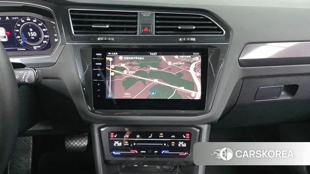 Volkswagen Tiguan second Generation 2022 Белый из Кореи, фото 4