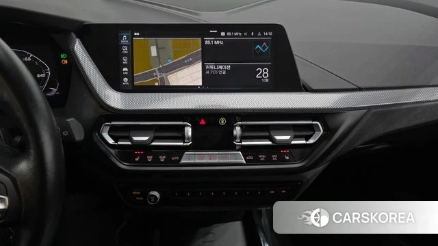 BMW 1 Series (F40) 2023 Черный из Кореи, фото 4