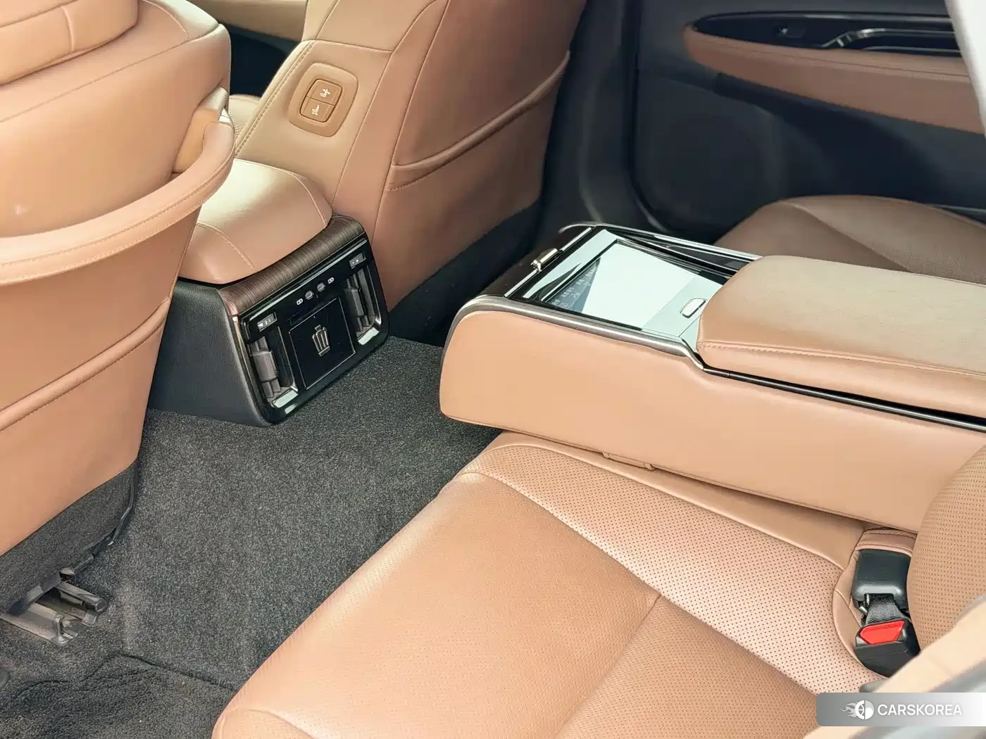 Toyota Crown 2024 Черный из Китая, фото 4