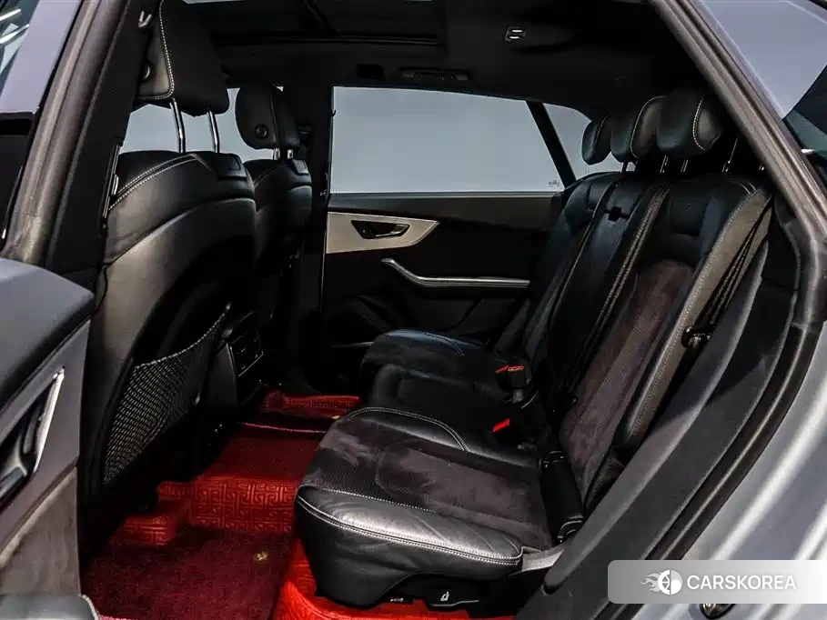 Audi Q8 2020 Silver/gray из Китая, фото 4