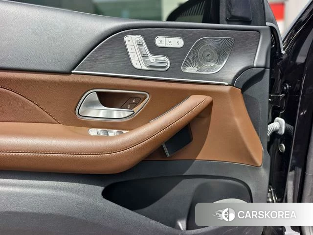 Mercedes-Benz GLE 2024 Черный из Китая, фото 4