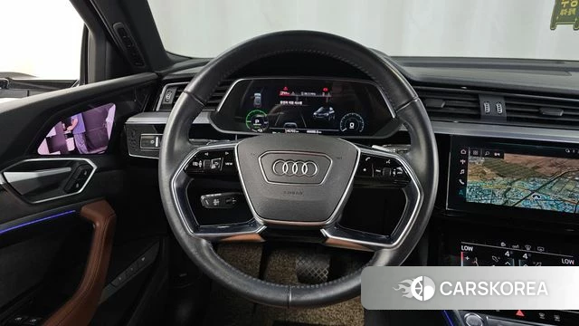 Audi e-Tron 2020 Белый из Кореи, фото 4