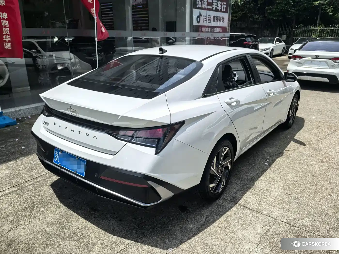 Hyundai Elantra 2026 Белый из Китая, фото 4