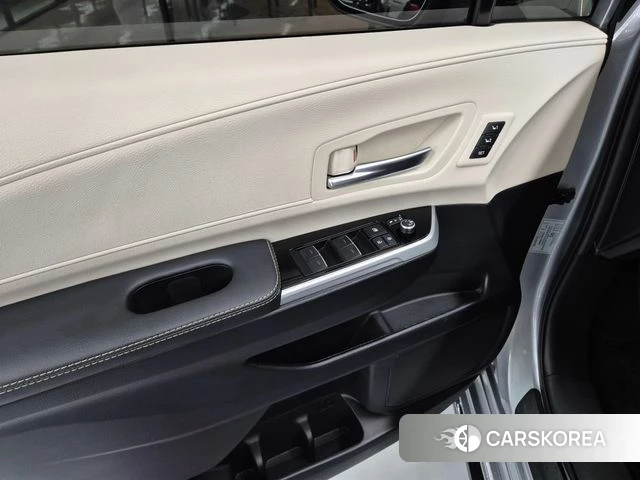 Toyota Sienna 4th Generation 2025 Серебряный из Кореи, фото 4