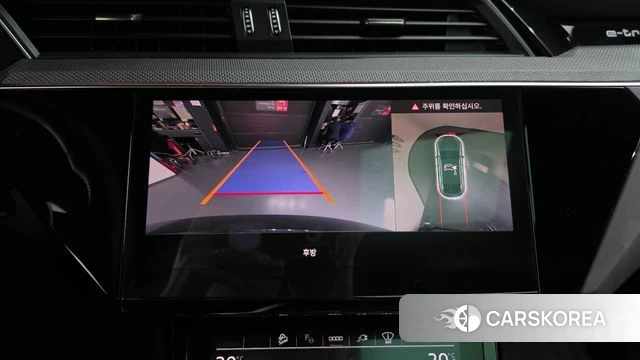 Audi e-Tron 2023 Черный из Кореи, фото 4