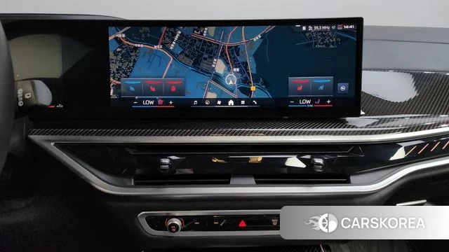 BMW X7 (G07) 2024 Светло-серебряный цвет из Кореи, фото 5