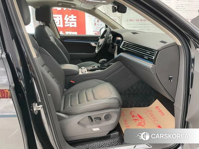 Volkswagen Touareg 2021 Черный из Китая, фото 4