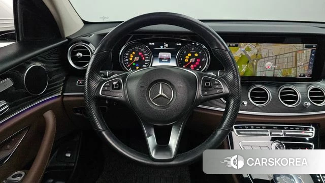 Mercedes-Benz E-Class W213 2018 Белый из Кореи, фото 4