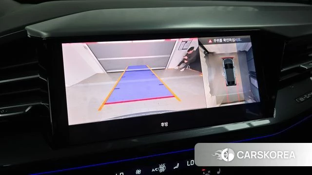 Audi Q4 e-Tron (F4) 2026 Светло-серебряный цвет из Кореи, фото 4