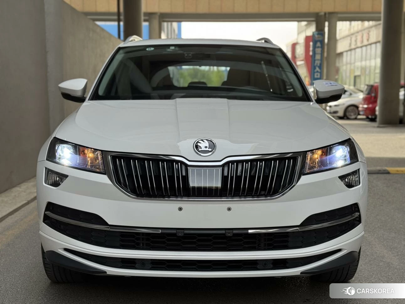 Skoda Karoq 2021 Белый из Китая, фото 4