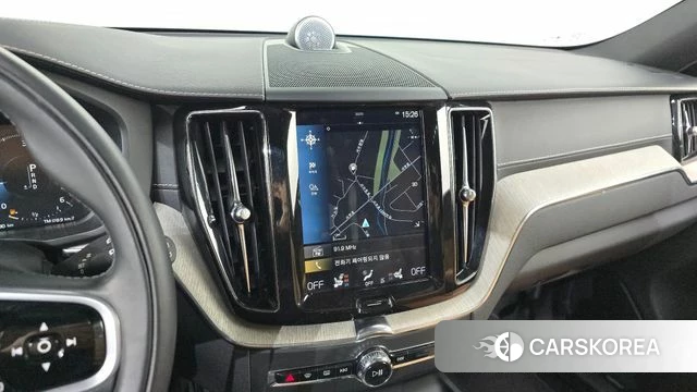 Volvo XC60 second Generation 2018 Белый из Кореи, фото 4