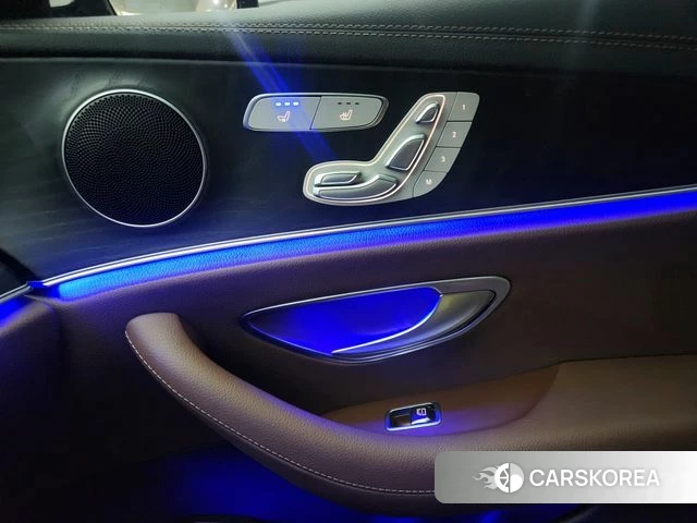 Mercedes-Benz E-Class W213 2022 Белый из Кореи, фото 4