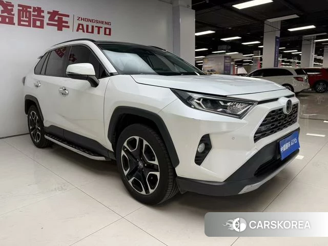 Toyota RAV4 2021 Белый из Китая, фото 4