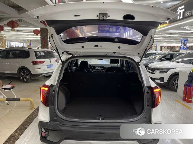 Kia Seltos 2023 Белый из Китая, фото 4
