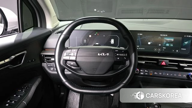Kia The New Sportage 5th Generation Hybrid 2024 Серебристо-серый из Кореи, фото 4