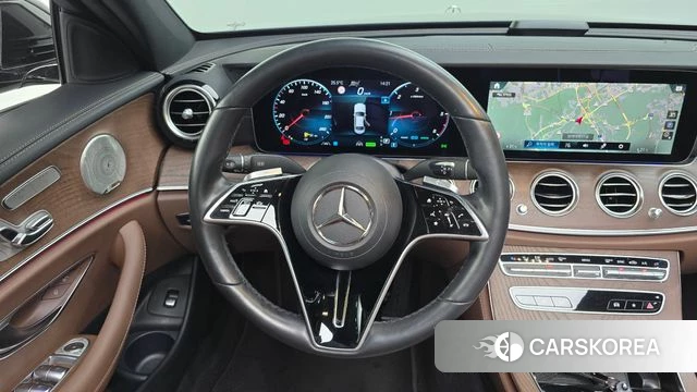 Mercedes-Benz E-Class W213 2023 Черный из Кореи, фото 4