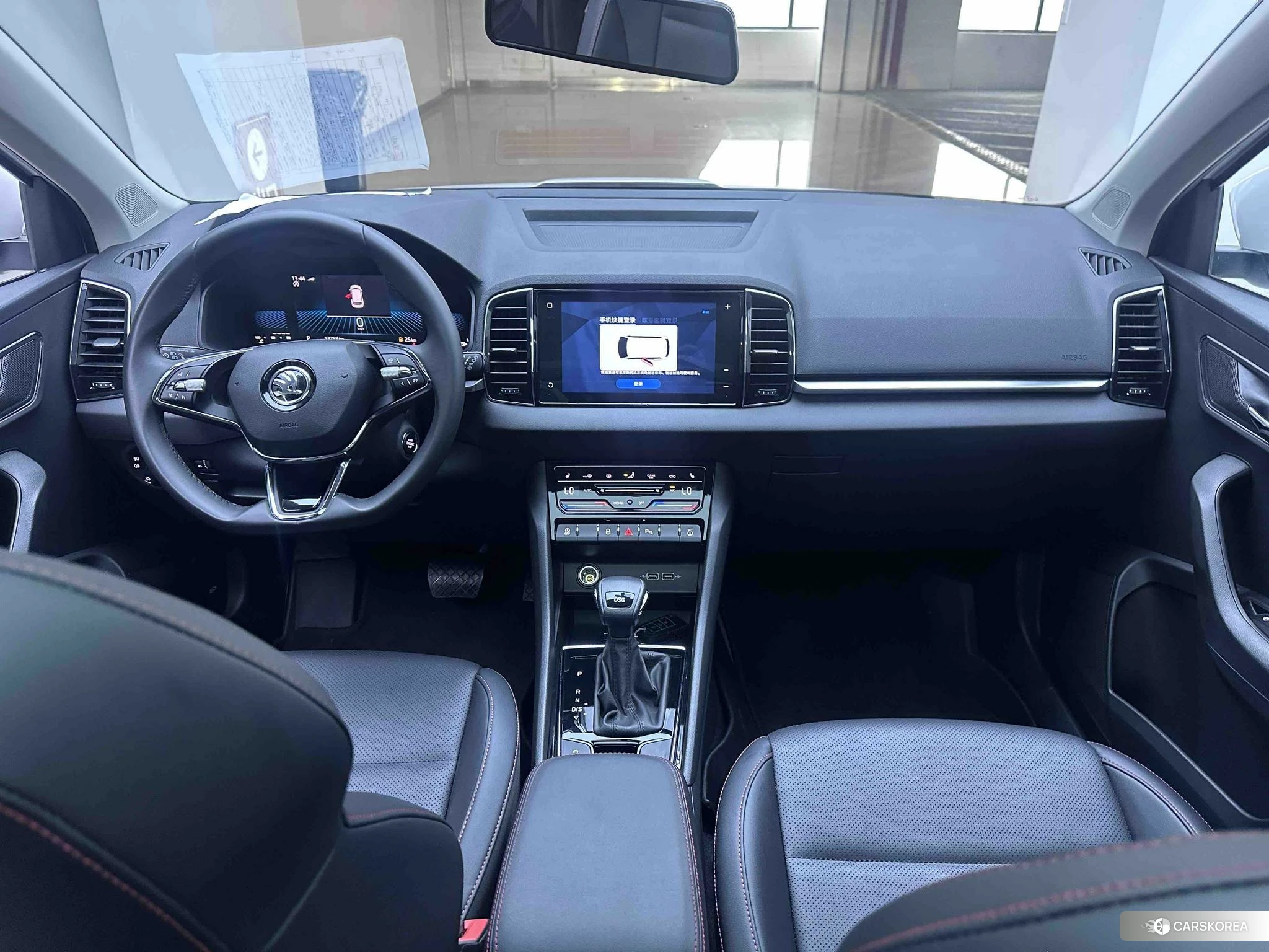 Skoda Karoq 2022 Белый из Китая, фото 4