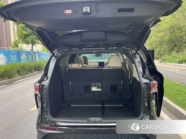 Toyota Granvia 2024 Черный из Китая, фото 4