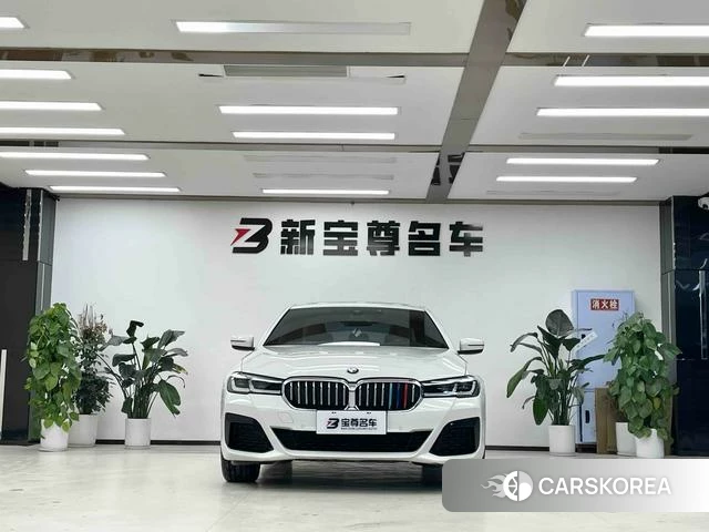 BMW 5 series 2023 Белый из Китая, фото 4