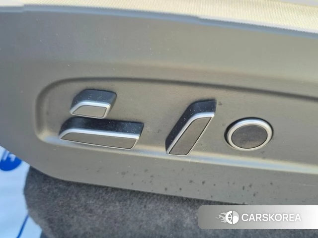 Tesla Model Y 2026 Белый из Кореи, фото 4