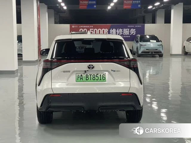 Toyota bZ4X 2023 Белый из Китая, фото 4
