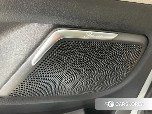 Mercedes-Benz V-Class 2022 Белый из Китая, фото 4