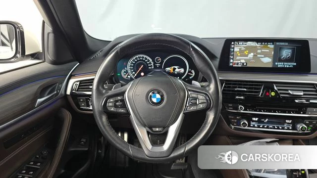 BMW 5 Series (G30) 2018 Белый из Кореи, фото 4