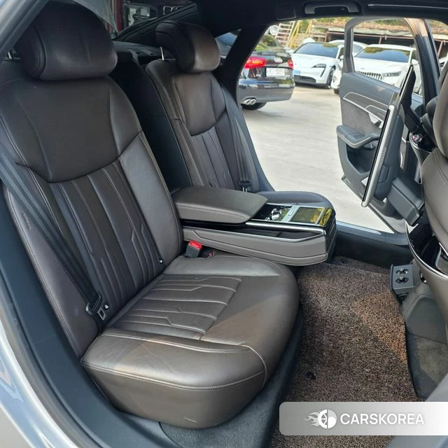 Audi A8 (D5) 2020 Серебряный из Кореи, фото 4