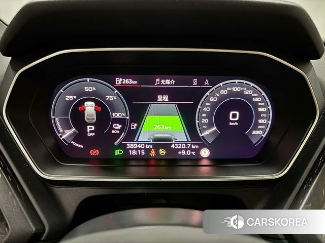 Audi Q4 2024 Белый из Китая, фото 4