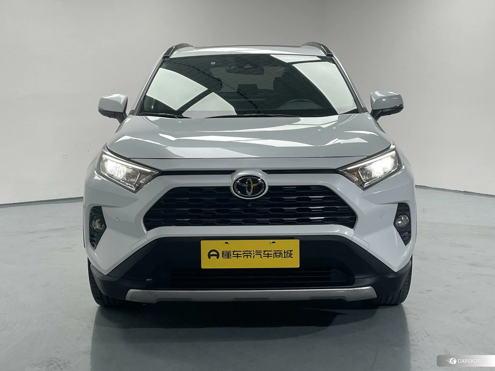 Toyota RAV4 2021 Белый из Китая, фото 4