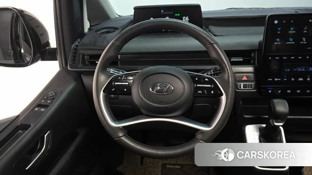 Hyundai Staria 2023 Черный из Кореи, фото 4