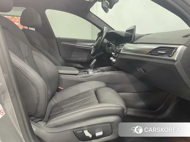 BMW 5 series 2022 Темно-серый из Китая, фото 4