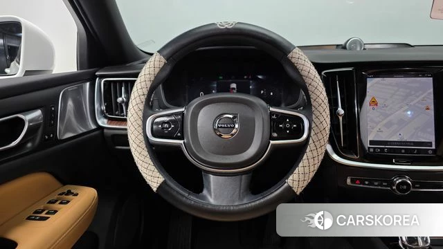 Volvo V60 Cross-Country 2nd Generation 2023 Белый из Кореи, фото 4