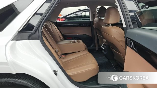Hyundai Grandeur Hybrid (GN7) 2023 Белый из Кореи, фото 4