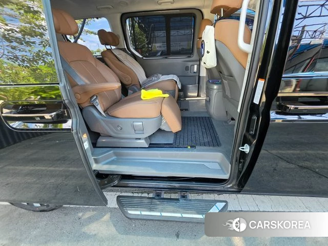 Hyundai Staria 2025 Черный из Кореи, фото 4