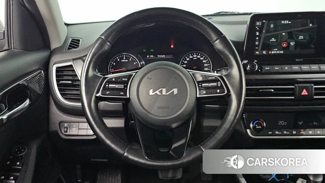Kia Seltos 2022 Серебристо-серый из Кореи, фото 4
