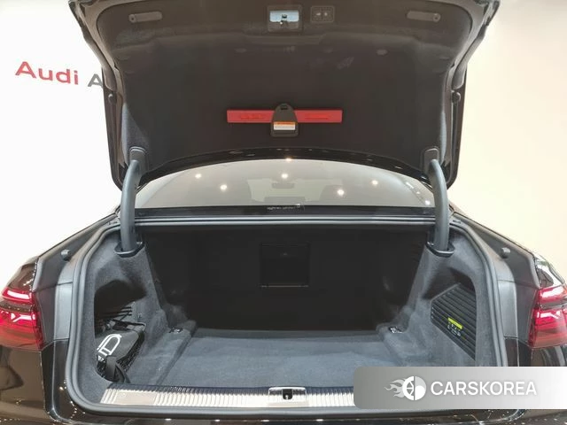 Audi A8 (D5) 2024 Черный из Кореи, фото 4