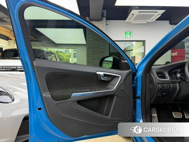 Volvo V60 2018 Синий из Кореи, фото 4