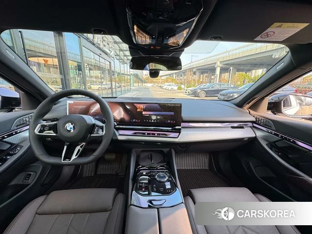 BMW 5 series 2026 Черный из Китая, фото 4
