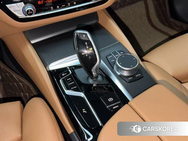 BMW 5 series 2022 Темно-серый из Китая, фото 4