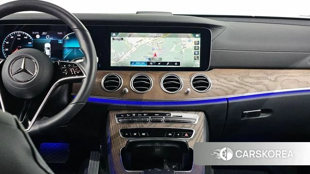 Mercedes-Benz E-Class W213 2022 Белый из Кореи, фото 4
